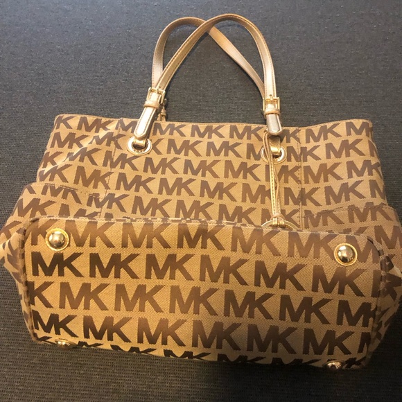 Michael Kors purse - Picture 2 of 6